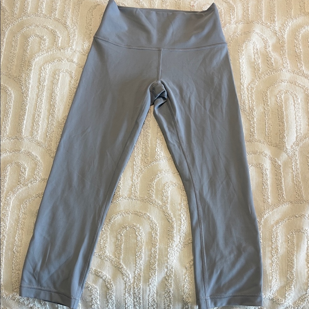 Lulu light blue crop leggings